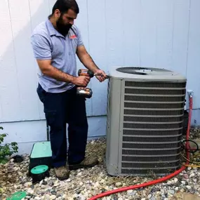 hvac tech cleaning ac gladstone, mo