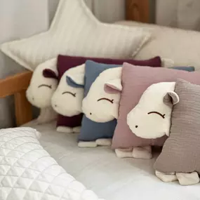 Canenya - Raumdesign für Kinder Süße handgemachte Schaf-Kissen in verschiedenen Farben, ideal als Geschenk und Accessoire fürs Kinderzimmer