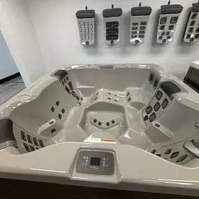 Bild von Robert Allen Pools & Spas / Bullfrog Spas