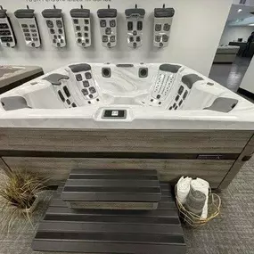 Bild von Robert Allen Pools & Spas / Bullfrog Spas