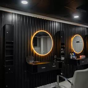 Quality Stylz Salon Suites in Pikesville, MD, delivers a premium salon suite experience in one of Baltimore’s most vibrant beauty hubs. Strategically located on Reisterstown Road, this location offers high visibility and client accessibility for ambitious beauty professionals. Suites are fully customizable and equipped with upscale amenities like round-the-clock access, free Wi-Fi, on-site laundry, and flexible décor options. Whether you’re a stylist, esthetician, or wellness expert, Pikesville 