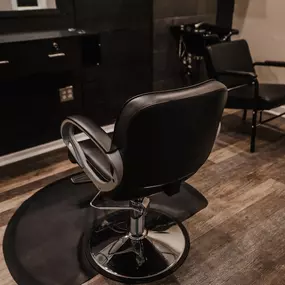 Quality Stylz Salon Suites in Pikesville, MD, delivers a premium salon suite experience in one of Baltimore’s most vibrant beauty hubs. Strategically located on Reisterstown Road, this location offers high visibility and client accessibility for ambitious beauty professionals. Suites are fully customizable and equipped with upscale amenities like round-the-clock access, free Wi-Fi, on-site laundry, and flexible décor options. Whether you’re a stylist, esthetician, or wellness expert, Pikesville 