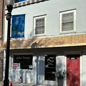 It’s #GoodNeighborFriday !! 
Our Business Representative, Anna, visited a wonderful shop in Harford County - Anita's Treasures HDG in Havre de Grace!
Anita’s shop instantly makes you feel calm when you walk inside. She has expertly curated a variety of gifts and goodies for everyone!
Have you been here?? We can’t wait to come again! 
Need help with your small business insurance? Give #TeamKarenMichaels a call!