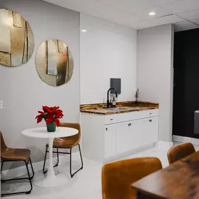 Quality Stylz Salon Suites in Odenton, MD, offers elegant, fully customizable hair salon suites specifically designed for beauty and wellness professionals looking to grow their businesses independently. Our premium suites provide a luxurious setting where you have complete control over your environment. Amenities include 24/7 access, customizable décor options, free Wi-Fi, and convenient on-site laundry facilities. Join the community at the Baltimore Metro area's premier salon suites destinatio