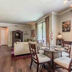 Bild von Grand Estates @ Kessler Park