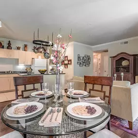 Bild von Grand Estates @ Kessler Park