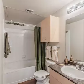 Bild von Grand Estates @ Kessler Park