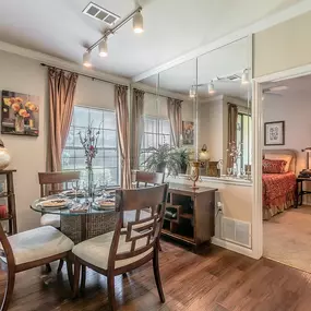 Bild von Grand Estates @ Kessler Park