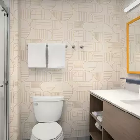 Guest room bath