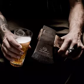WoodCutter Köln - Axt werfen und Bier trinken