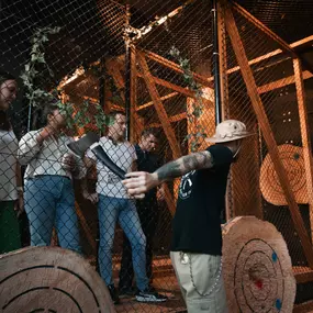WoodCutter Köln - Axt werfen und Bier trinken