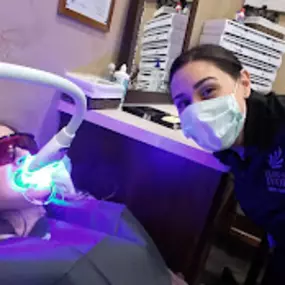 Bild von Elegant Ivory Beauty / Teeth Whitening