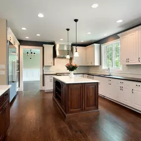 Bild von Blue Heron Furniture and Cabinetry