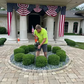 Bild von Backyard Barber Lawn Care and Landscaping