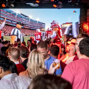 Bild von Dierks Bentley's Whiskey Row Gilbert