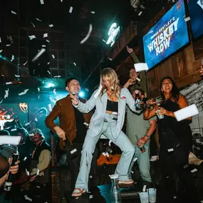 Bild von Dierks Bentley's Whiskey Row Gilbert