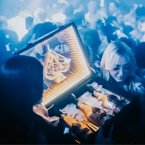 Bild von Dierks Bentley's Whiskey Row Gilbert