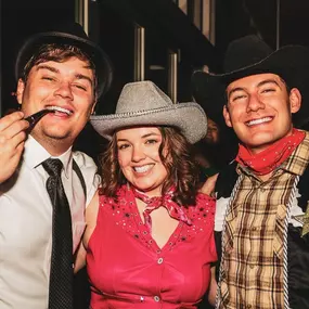 Bild von Dierks Bentley's Whiskey Row Gilbert