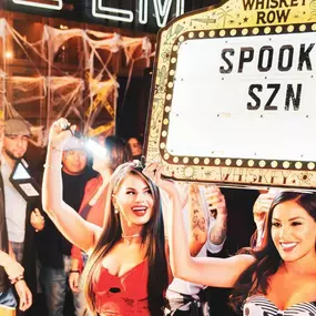 Bild von Dierks Bentley's Whiskey Row Gilbert