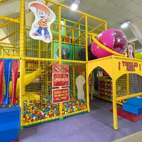 Bild von Phantom Winger Wacky Warehouse