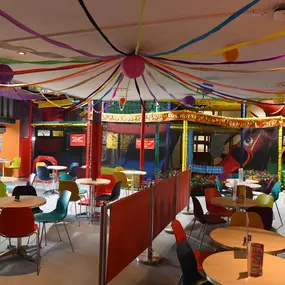 Bild von Plough Inn Wacky Warehouse