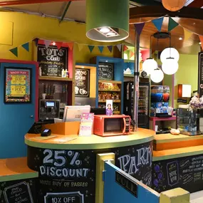 Bild von Plough Inn Wacky Warehouse