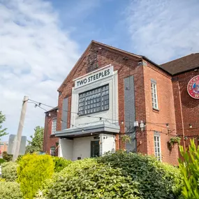 Bild von Two Steeples Wacky Warehouse