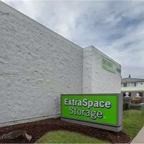 Alternate Beauty Image - Extra Space Storage at 15125 Lakewood Blvd, Paramount, CA 90723