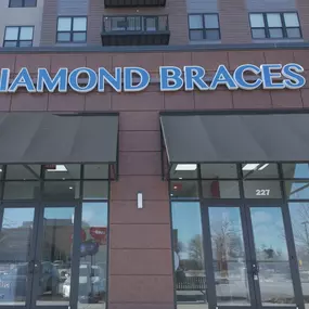 Bild von Diamond Braces Orthodontist: Braces & Invisalign