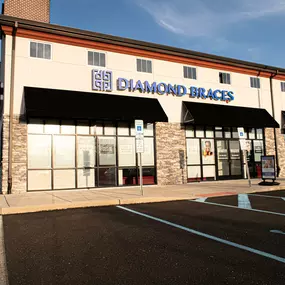 Bild von Diamond Braces Orthodontist: Braces & Invisalign