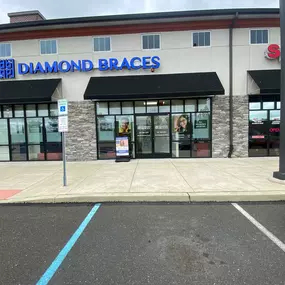Bild von Diamond Braces Orthodontist: Braces & Invisalign