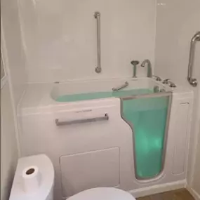 Bild von AZ Tub Guy
