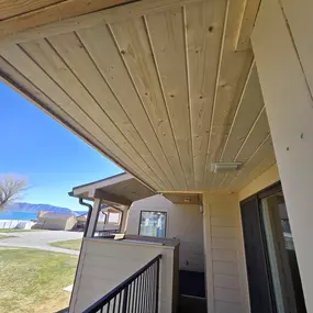 Bild von White Rhino Roofing and Construction