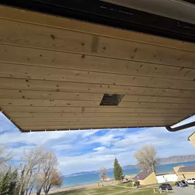 Bild von White Rhino Roofing and Construction