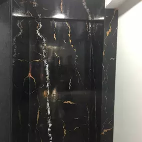 This striking black marble-effect wall cladding showcases Ercon’s ability to deliver sophisticated, high-gloss finishes. Ideal for foyers, feature walls, or upscale bathrooms with a dramatic visual impact.