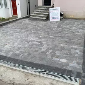 Bild von Creative Driveways Patios Paving Landscaping