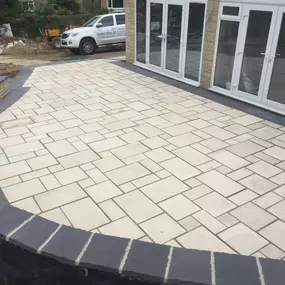 Bild von Creative Driveways Patios Paving Landscaping