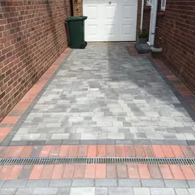 Bild von Creative Driveways Patios Paving Landscaping