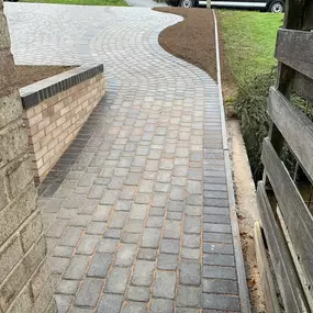 Bild von Creative Driveways Patios Paving Landscaping