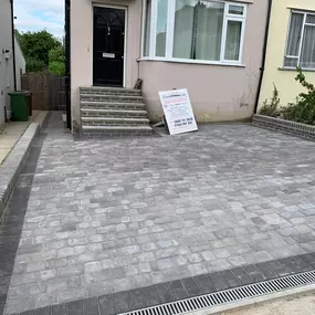 Bild von Creative Driveways Patios Paving Landscaping