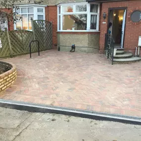 Bild von Creative Driveways Patios Paving Landscaping