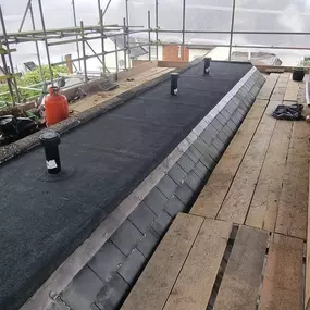 Bild von J M E Solar & Roofing Ltd