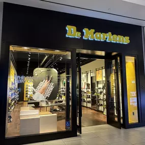 Bild von Dr. Martens Del Amo