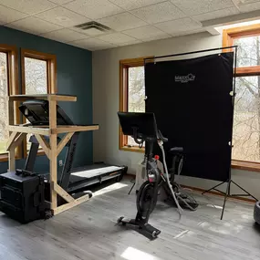 From Exercise with Oxygen Therapy (EWOT) VO2 Max testing and beyond, Wellness Alternatives offers athletes performance training, recovery services and support to play at your peak.