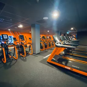 Basic-Fit Tilburg Heuvel 24/7 - cardio