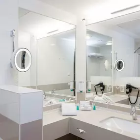 Superior Room bathroom