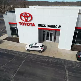 Discover the Darrow difference with the Russ Darrow Toyota Parts Department.