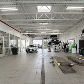 Discover the Darrow difference with the Russ Darrow Toyota Parts Department.
