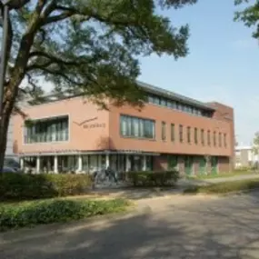 Podotherapiepraktijk Wervenschot is gevestigd in Gezondheidscentrum de Welborg in Zundert.
U kunt plaatsnemen in de wachtkamer van de fysiotherapeuten op de begande grond.