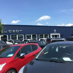 Bild von Automobile Weberpals GmbH, Mazda, Peugeot